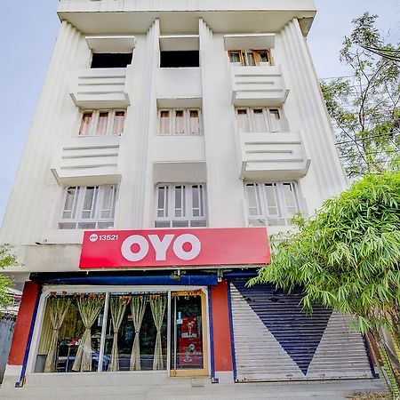 Oyo 13521 Sudhriti Hotel Siliguri Exterior photo