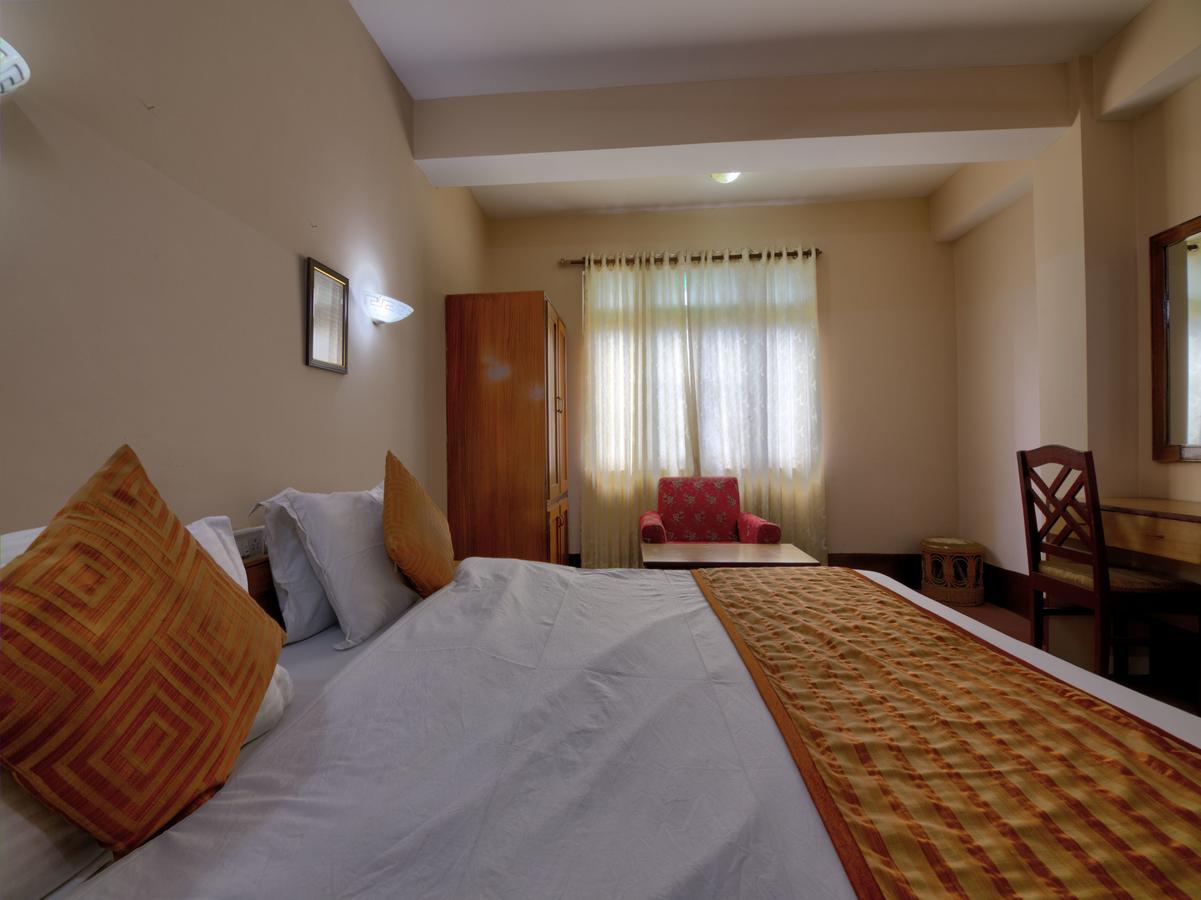 Oyo 13521 Sudhriti Hotel Siliguri Exterior photo