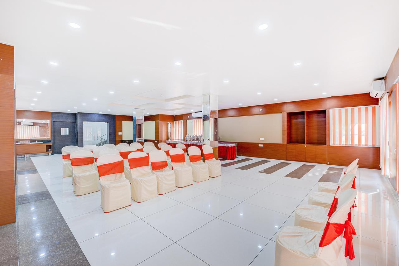 Oyo 13521 Sudhriti Hotel Siliguri Exterior photo