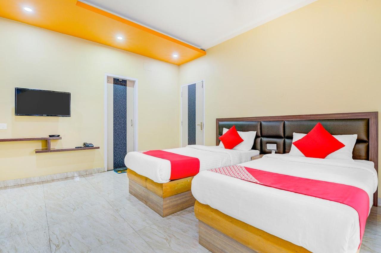 Oyo 13521 Sudhriti Hotel Siliguri Exterior photo