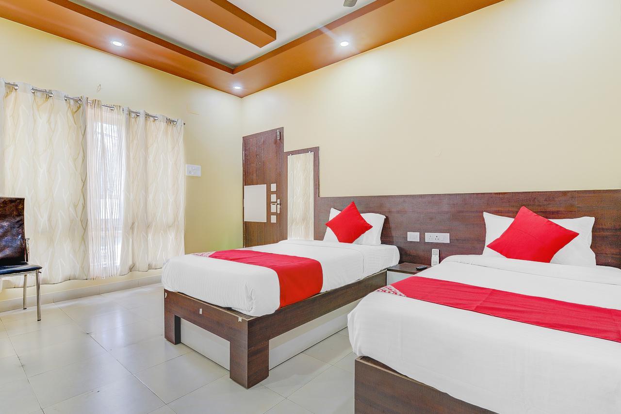 Oyo 13521 Sudhriti Hotel Siliguri Exterior photo